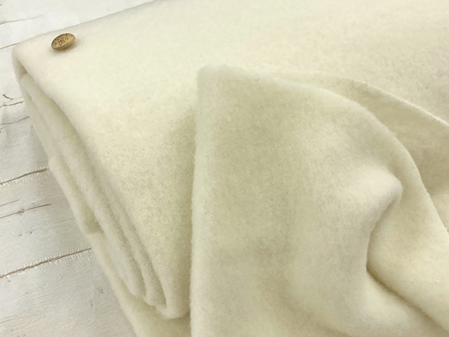 現品処分！ ボリュームがあるのに軽い！両面起毛ウール混ニット　アイボリー系 [ 幅１２０ｃｍ×約２.５ｍ ］