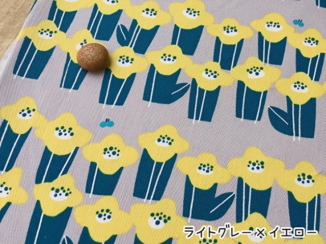 コットン ツイルプリント】 ＊ちょうちょと花畑＊