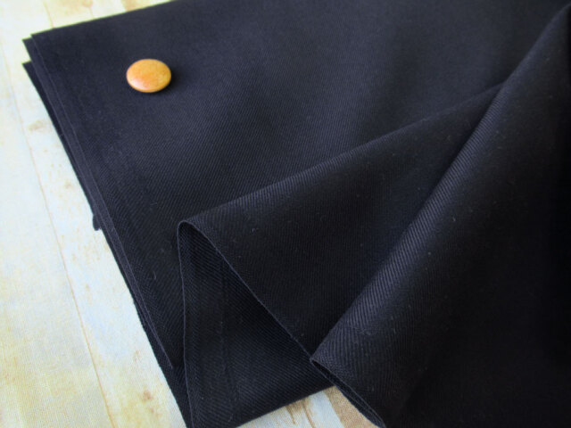 【反売り】　幅１５０ｃｍ・Ｔ/Wギャバジン　ダークネイビー系　[ メーター選択制 ]