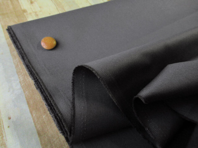 【反売り】　ワイド幅　Ｔ/Ｃ ３４/２ 制電ツイル　ダークグレー系[ 幅１４８ｃｍ×約３.５ｍ巻 ]