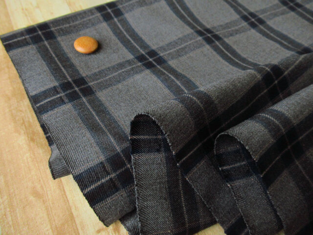 【反売り】　幅１５０ｃｍ・Ｔ/Wチェックギャバジン　チャコール×ネイビーブルー系　[ メーター選択制 ]