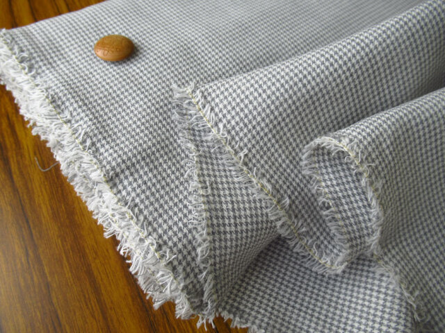 現品処分！　綿麻スモール千鳥　グレー系 [ 幅１５０ｃｍ×約２ｍ巻 ]