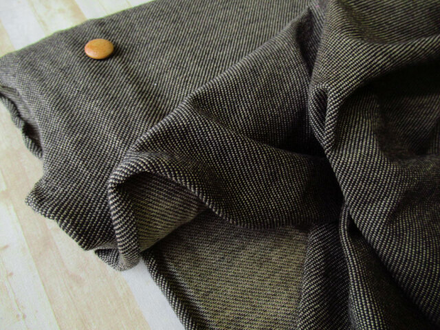 現品処分！　縦横伸び。やわらかデニム調ニット　ブラック系 [ 幅１７０ｃｍ×約２ｍ巻 ]