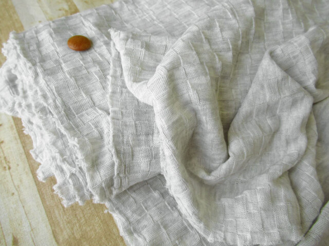 【反売り】　ややざっくり変わり織ウール混ニット　杢ライトグレー系 [ 幅１５０ｃｍ×約３．５ｍ巻 ]