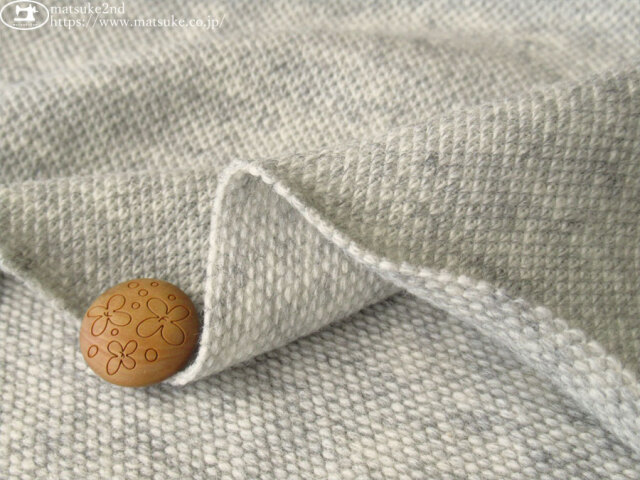 「大人にひとさじのアクセント」洗えるウールの襟付きニット　杢グレー 大人にひとさじのアクセント」洗えるウールの襟付きニット - 北欧