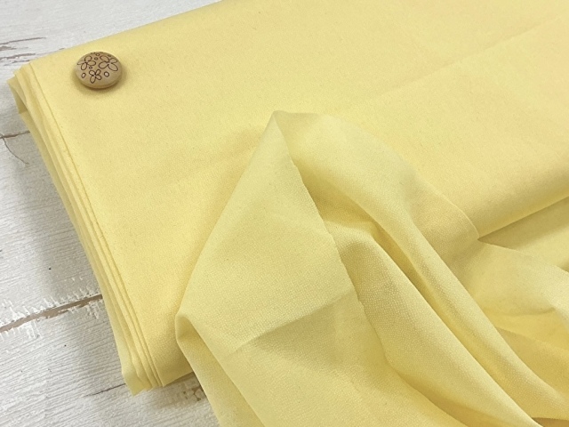 【反売り】  [やや薄手タイプ] ニット用織物接着芯　 パステルイエロー系 [ 幅１１０ｃｍ×約５ｍ巻 ]