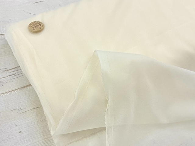 【反売り】  [薄手タイプ] ニット用織物接着芯　 クリームアイボリー系 [ 幅１２０ｃｍ×約８.５m巻 ]
