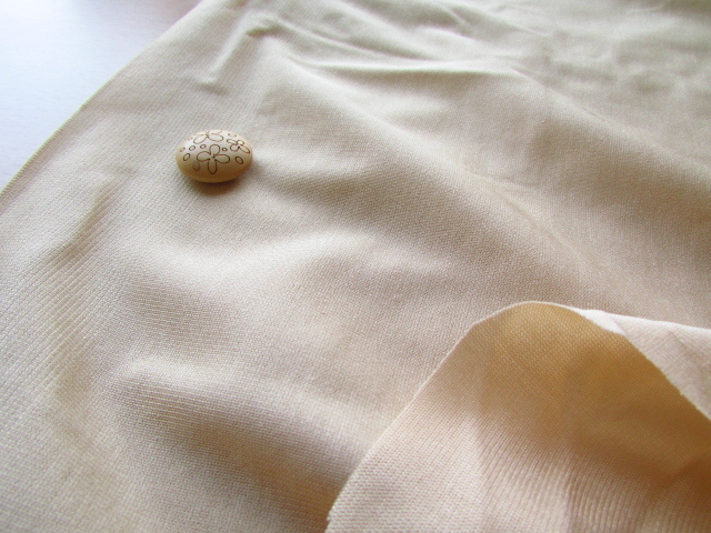 アウトレット！４０ｃｍ幅　薄手パワーストレッチ〈肌色系〉　約２ｍカット