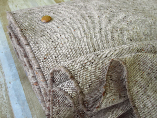 【反売り】　ネップメランジウールツイード　モカベージュ系[ 幅１５０ｃｍ×５．５ｍ巻 ]