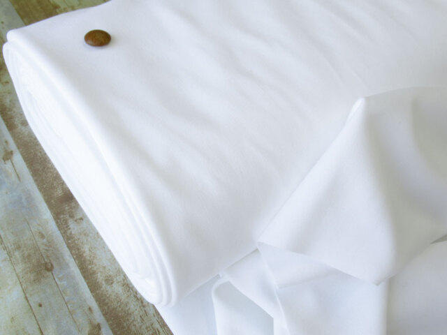 【反売り】　４段スムース風ニット　ホワイト系[ 幅１６０ｃｍ×約１３．５ｍ巻 ]