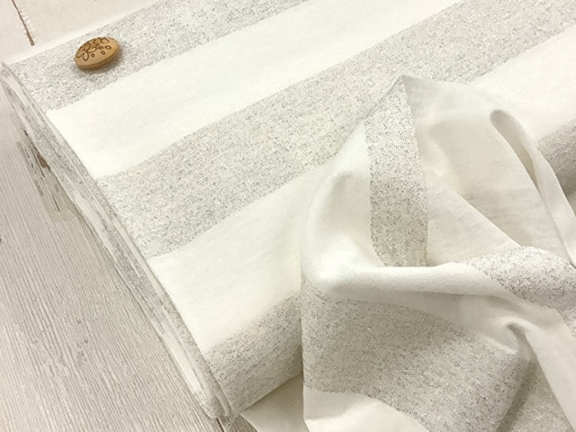【反売り】　やや薄手 ラメ太ボーダー天竺ニット　オフ×シルバー系[ 幅１５０ｃｍ×約８ｍ ]