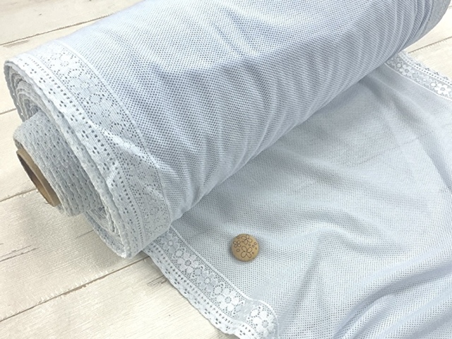 わけあり！【反売り】　ハイテンションストレッチメッシュジャガード両耳ボーダー＊フラワーレース風　　ライトブルー系[ 幅３５ｃｍ×約２０ｍ巻 ]