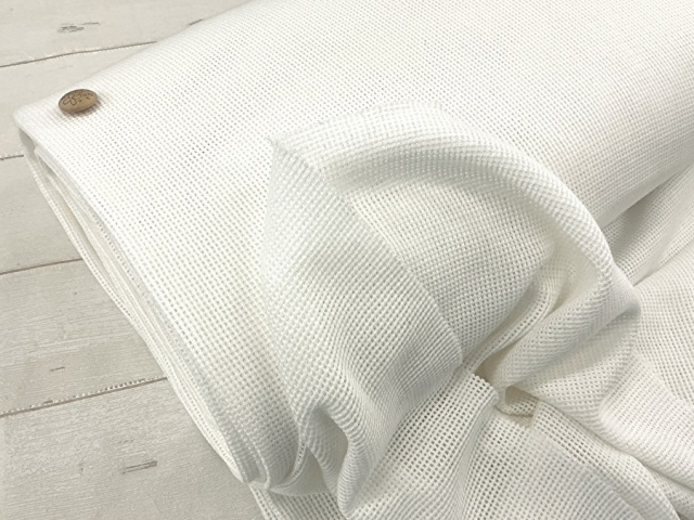 わけあり！【反売り】Ｔ／Ｃ ざっくりメッシュ風　オフホワイト系 [ 幅１５０ｃｍ×約１２.５ｍ巻 ]