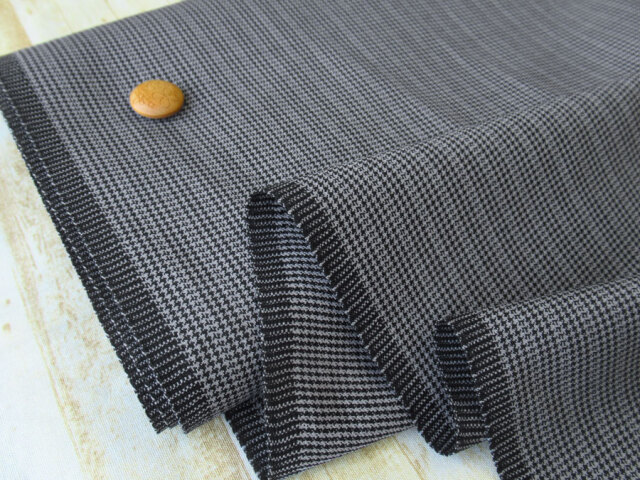【反売り】 Ｔ/W千鳥ジャガード　グレー×ブラック系 [ 幅１５０ｃｍ×約３．５ｍ ]