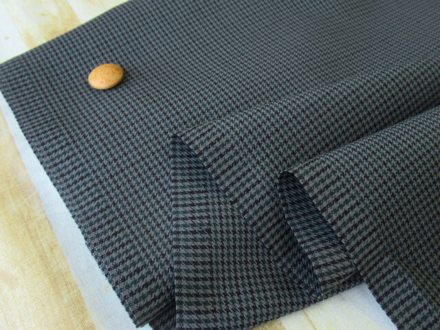 現品処分！　Ｔ/W千鳥ジャガード　ブルーグリーン×チャコール系　[ 幅１５０ｃｍ×約２ｍ ]