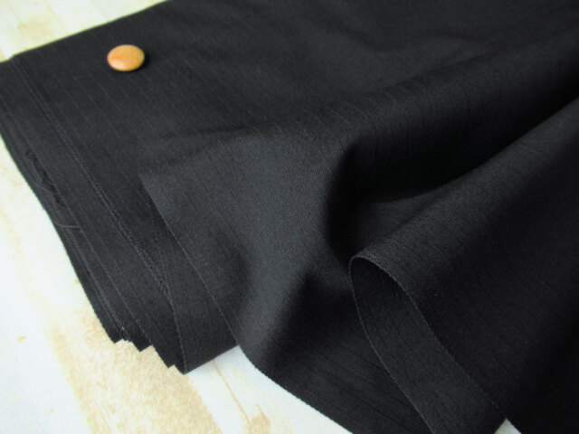 【反売り】　Ｔ/Wシャドーストライプトロピカルクロス　ブラック系　[ 幅１５０ｃｍ×約４．５ｍ ]