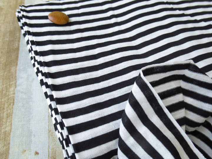 【反売り】やや薄手　シンプルボーダー天竺ニット　ブラック×オフ[ 幅１６０ｃｍ×約５ｍ巻 ]