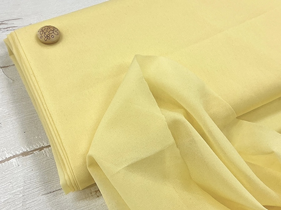 【反売り】  [やや薄手タイプ] ニット用織物接着芯　 パステルイエロー系 [ 幅１１０ｃｍ×約５ｍ巻 ]