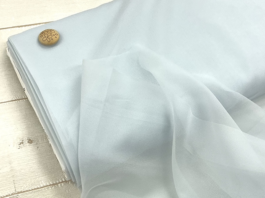 【反売り】  [薄手タイプ] ニット用織物接着芯　 ライトブルー系 [ 幅１１０ｃｍ×約８.５m巻 ]