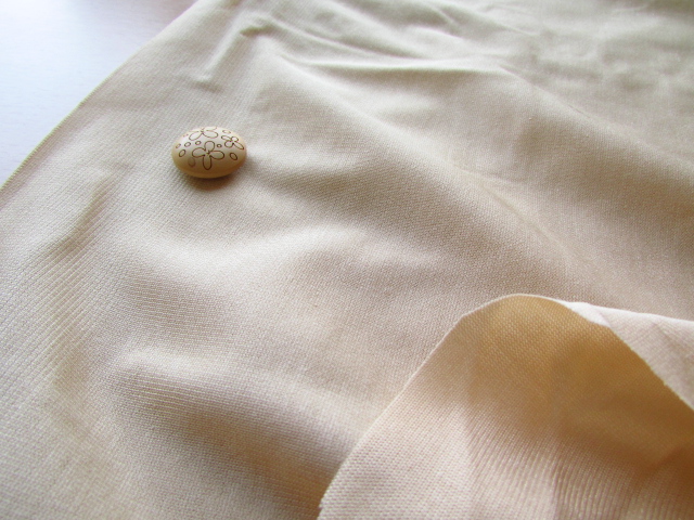 アウトレット！４０ｃｍ幅　薄手パワーストレッチ〈肌色系〉　約２ｍカット