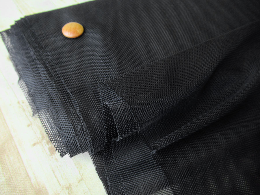 【反売り】　ポリエステルメッシュ　ブラック系[ 幅１２０ｃｍ×４．５ｍ巻 ]