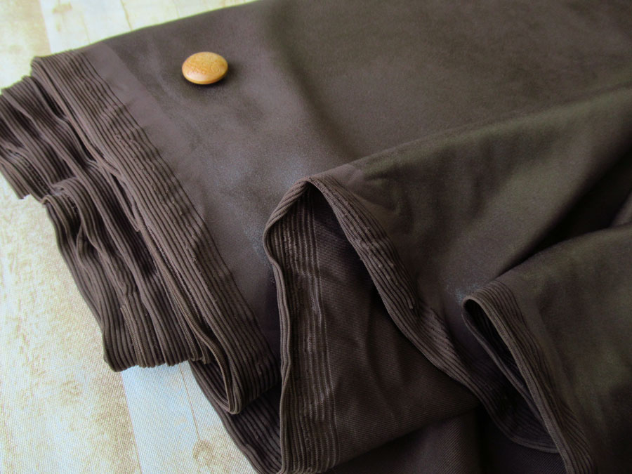 【反売り】　レザー風プリントハイテンションストレッチ　ダークブラウン系[ 幅１４０ｃｍ×約２．５ｍ巻 ]