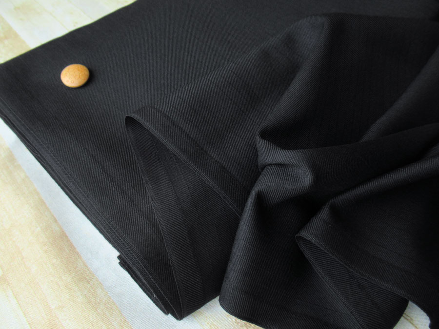 【反売り】　Ｔ/Wシャドーストライプギャバジン　ブラック系　[ 幅１５０ｃｍ×約７．５ｍ ]