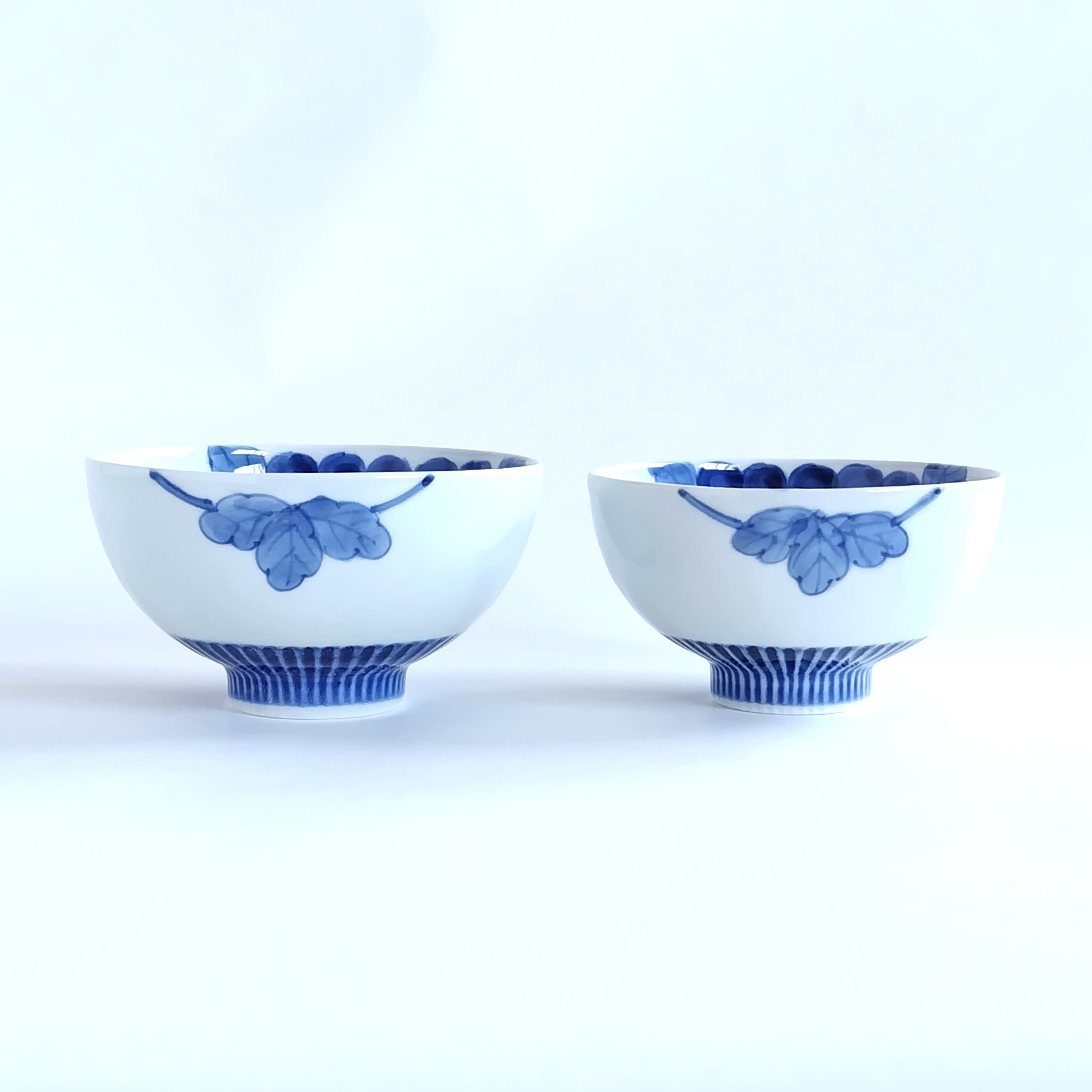 有田焼　染付ぶどう絵　しのぎ茶付【web有田陶器市限定】