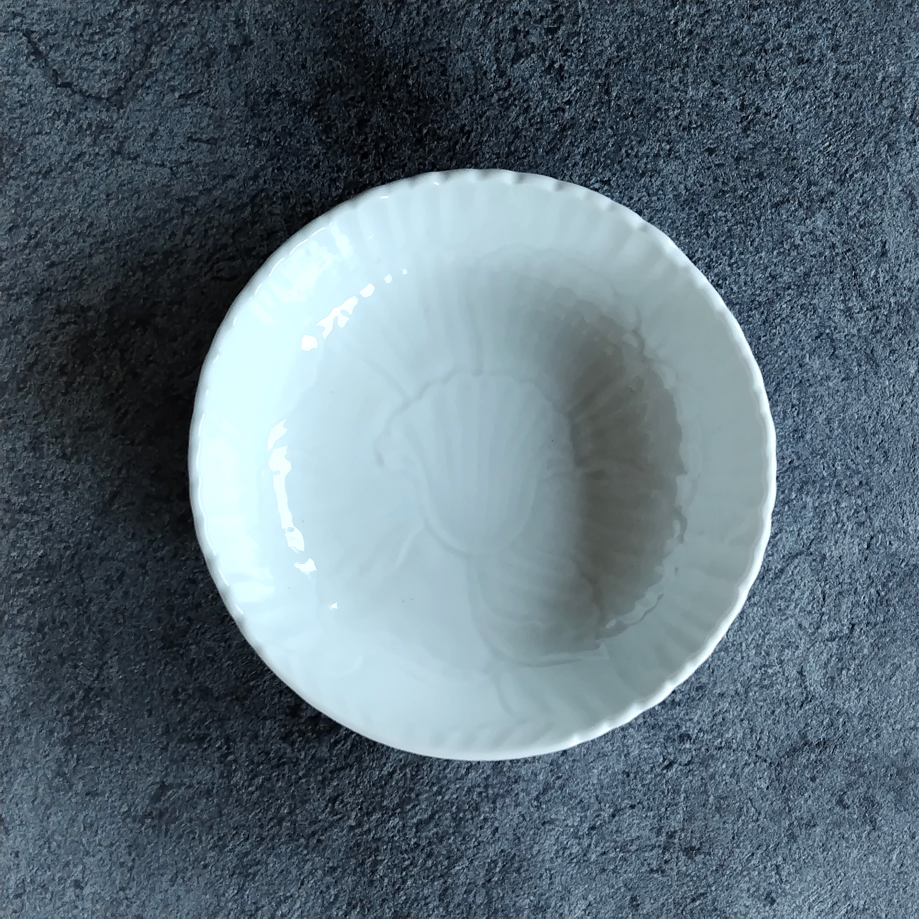 有田焼　特価品_花弁彫深皿【Web有田陶器市限定！】