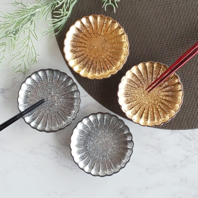 有田焼　陶悦窯　菊小皿　小皿