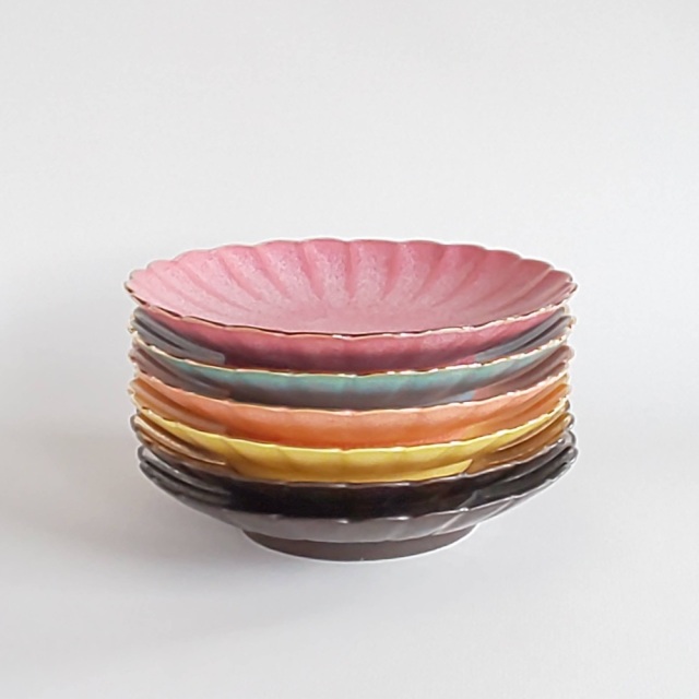 SALE【超お買得】有田焼陶磁器日本製インテリア 贈答品 金襴菊那寸皿45 楽天市場】飾り皿 有田焼 陶磁器 おしゃれ 日本製 インテリア
