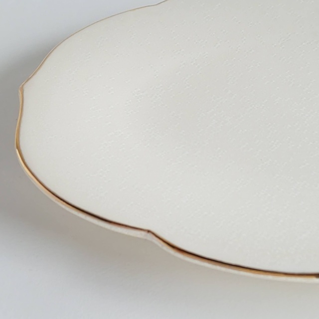 有田焼 陶悦窯 白結晶渕金 桔梗渕オーバル皿