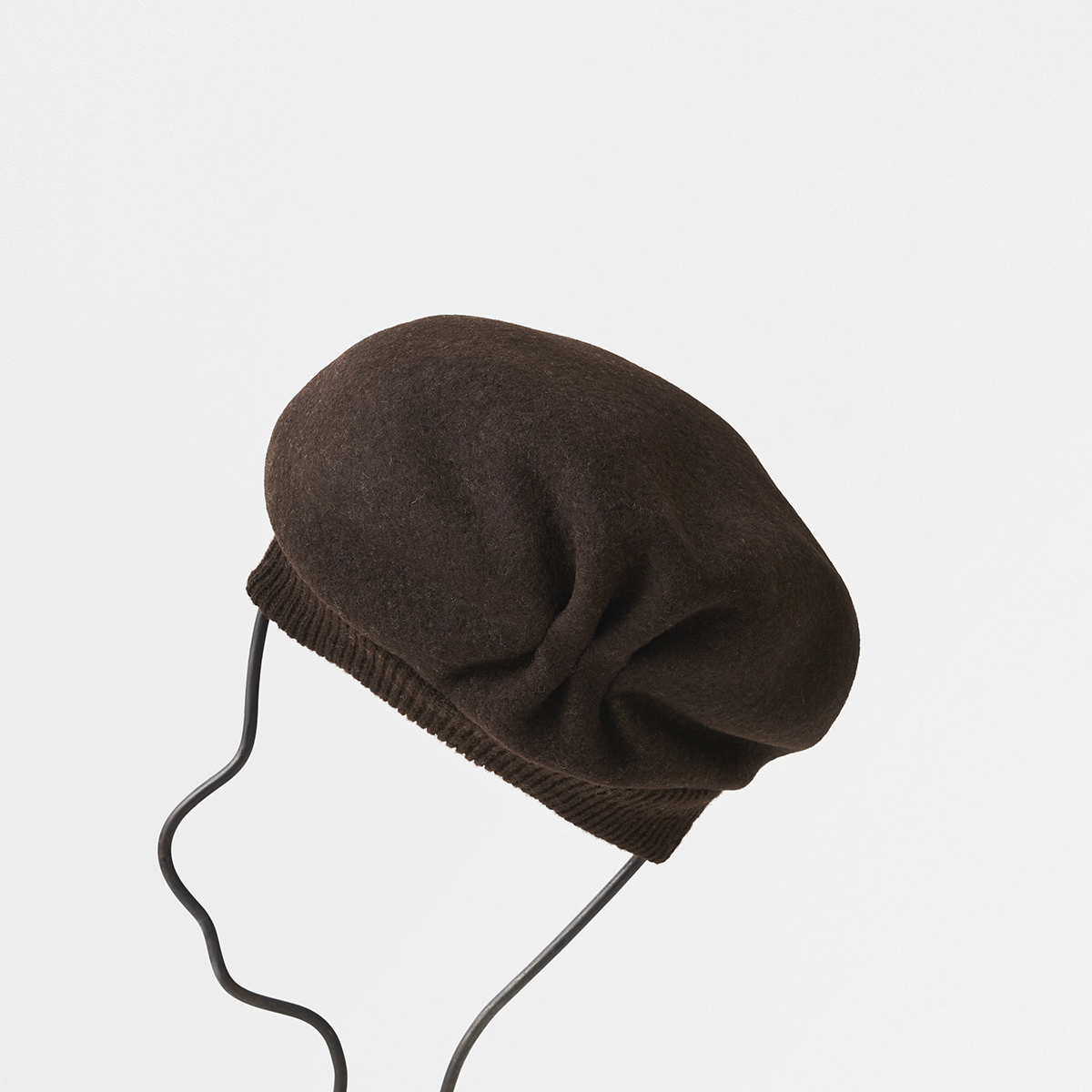 beret tuck & gather rib - undyed NZ lamb