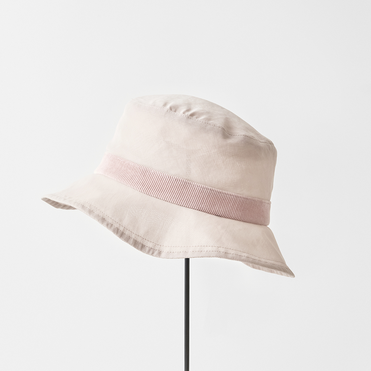 organdy hat middle