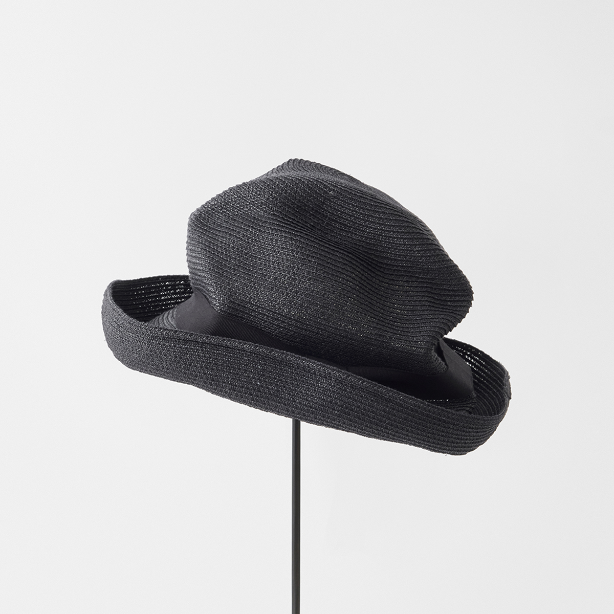 BOXED HAT paper abaca 8cm brim for men / black base