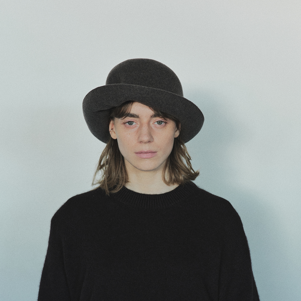widen bell hat acrylic stick - lambswool