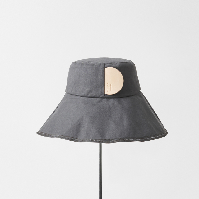 paraffin hat wide random stitch low