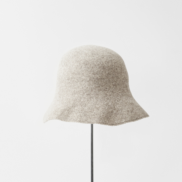 widen bell hat - undyed wool