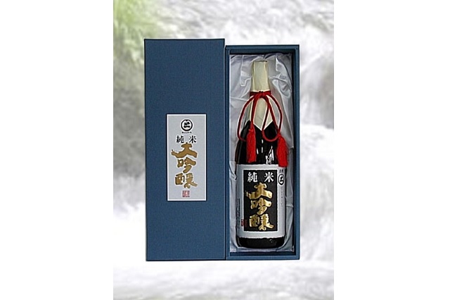 本洲一　純米大吟醸　1800ml（梅田酒造場）送料別　※日付指定不可・お歳暮対象外