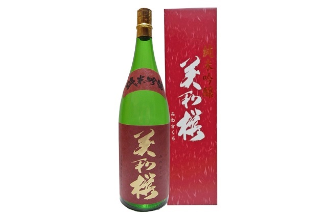 純米吟醸  1800ml 化粧箱入（美和桜酒造）送料別　※日付指定不可・お歳暮対象外