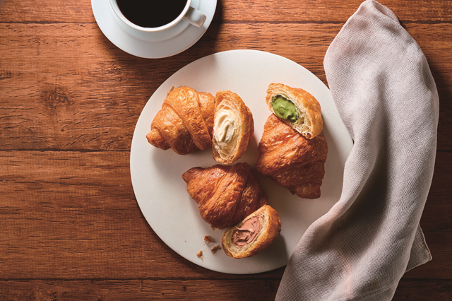 【C32-06】蔵家 クリームクロワッサン8個　※お届け指定可能日：11月5日～12月27日