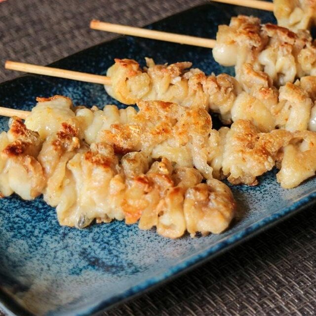 国産スチーム加熱済み もも串30g｜温めるだけ 業務用焼き鳥 冷凍（模擬