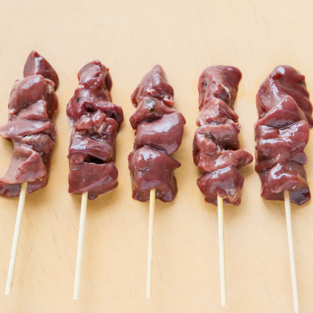 業務用 国産鶏レバー串(生串・未加熱・1本30g・冷凍)|焼き鳥用 鶏肝串 仕入れ・居酒屋向け