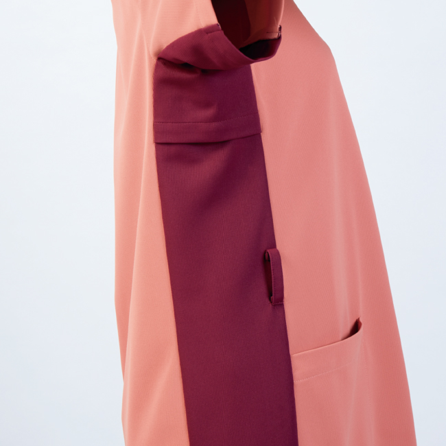 モンブラン] MONTBLANC 【上品なVゾーンが好印象なスクラブ】 男女兼用