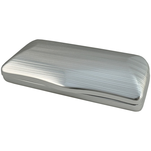 スタイリッシュなフォルムのアルミ製メガネケース「A-329アルミ」