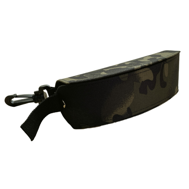 フック付き大型スポーツカジュアルタイプのメガネケース（眼鏡ケース）　B-120「縦型ポーチL」