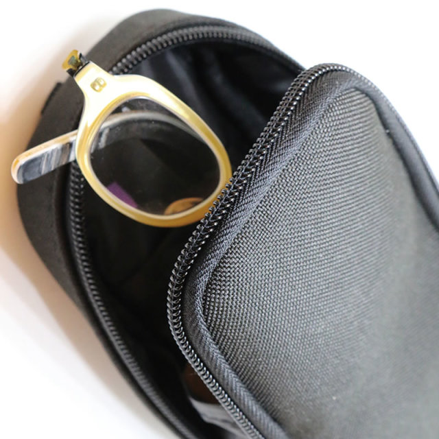 自分に合ったスタイルで楽しめるメガネケース（眼鏡ケース）　C-22 タウンポーチ