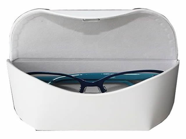 艶のある表面生地が特徴の大型メガネケース（眼鏡ケース）　D-505　クローム