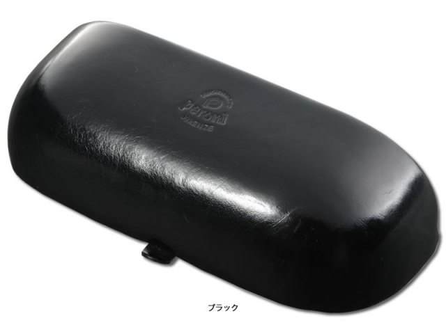 ペローニ伝統の形を継承した正統派スタイルの本革メガネケース（眼鏡