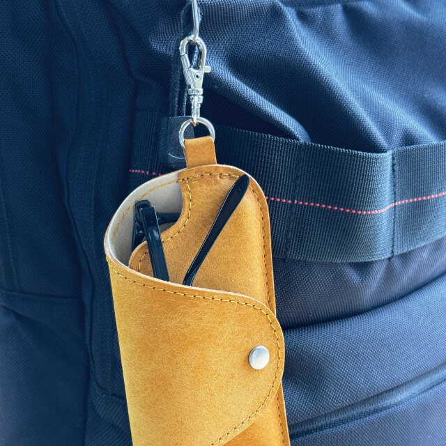 様々なサイズのメガネが収納できるプエブロ革のメガネケース（眼鏡ケース）「F-502　TR109」